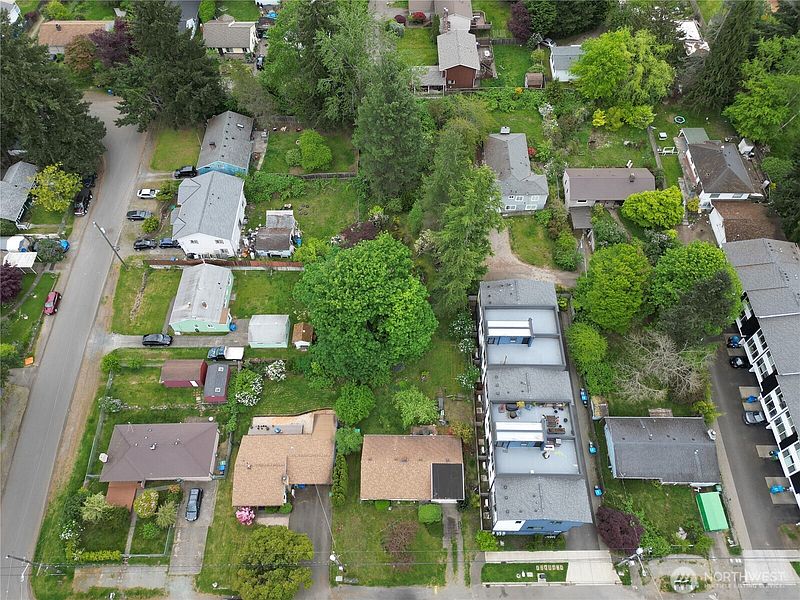 5th image of 18034 10th Avenue NE