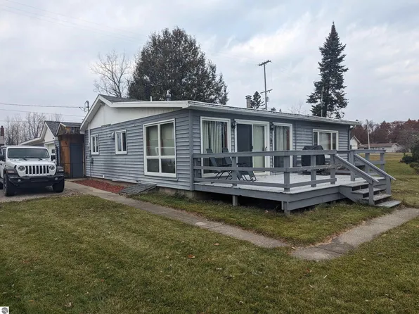 529 S Detroit St, Au Gres, MI 48703