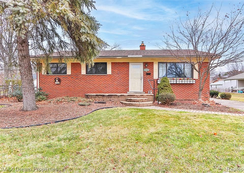 1st image of 31444 Alvin St