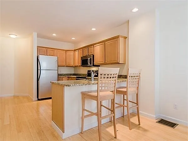 137 W 9th St #1 — Photo 10