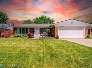 39070 Allen St, Livonia, MI 48154
