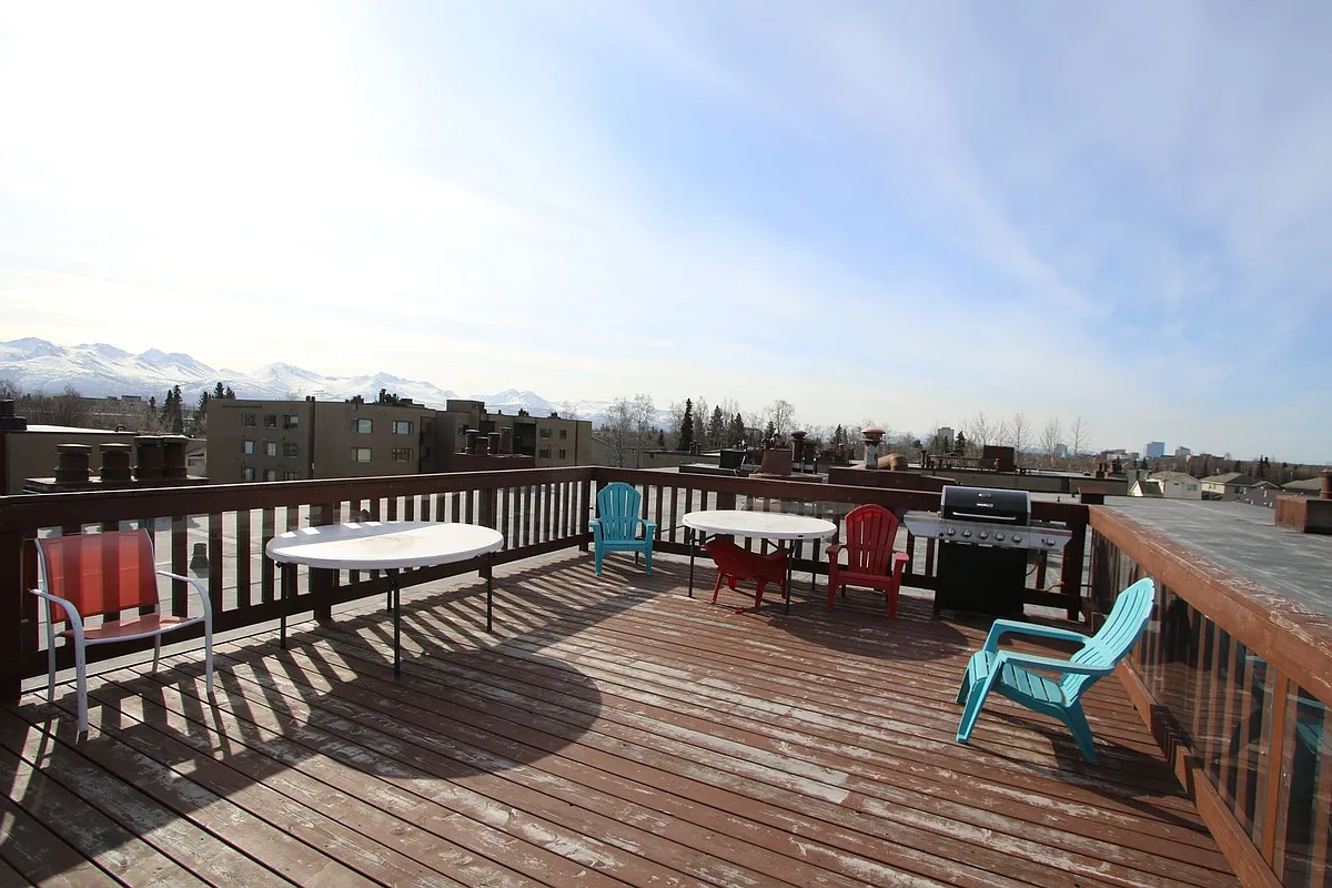 Building Photo - 310 E 11th Ave #418