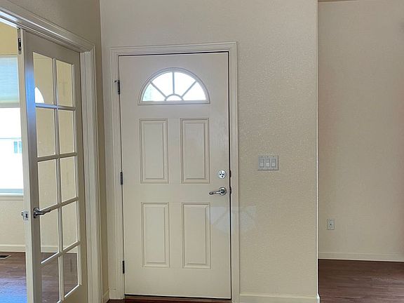 4th image of 422 Storm Rdg