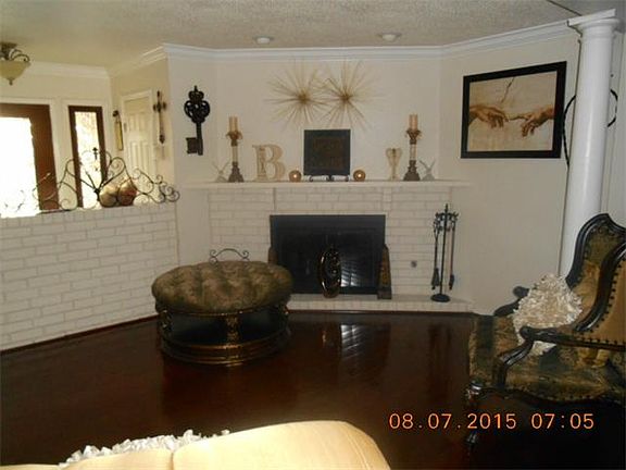 2nd image of 8018 Sandy Cove Dr