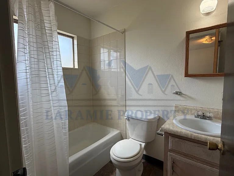702 Downey St #9 — Photo 6
