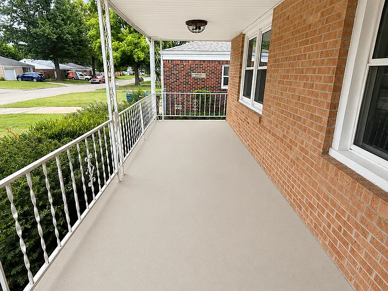 1639 S Windsor Rd — Photo 5