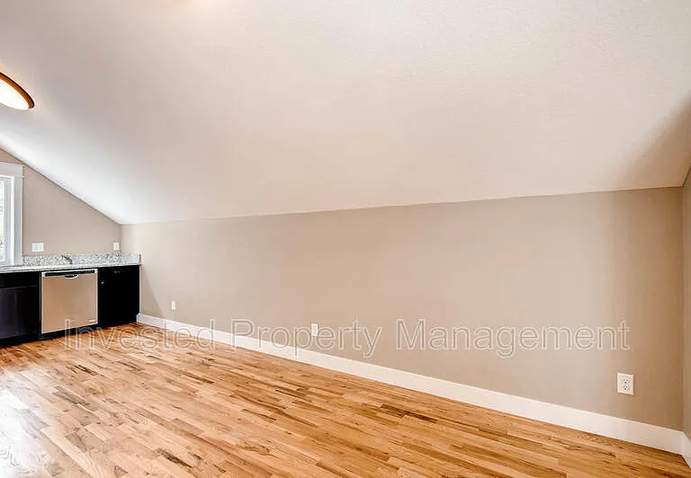2822 N Josephine St — Photo 6