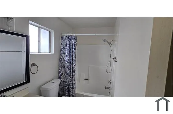 Building Photo - 13600 Chadron Ave #15