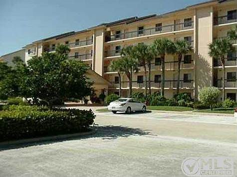 1st image of 501 Seafarer Cir APT 404
