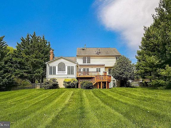 5th image of 20205 Sweet Meadow Ln