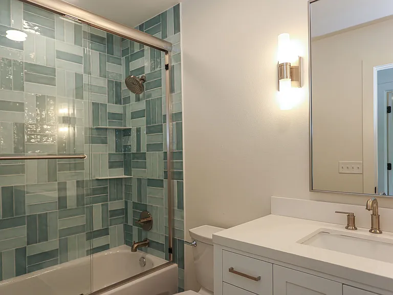 Rivercrest Residences — Photo 19