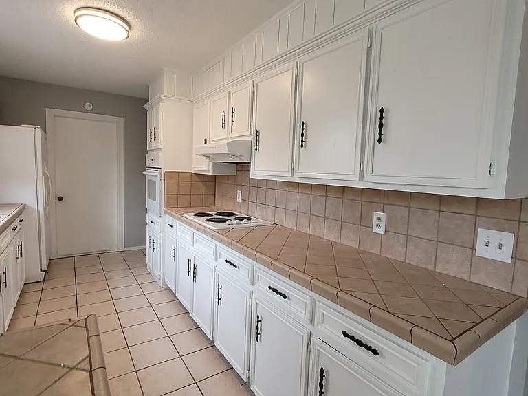 1219 W Boston Pl S — Photo 3
