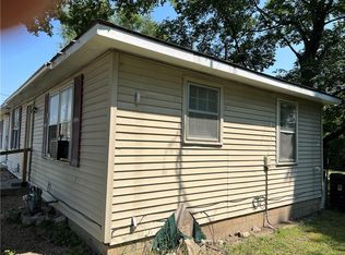 502 N Webster St, Spring Hill, KS 66083