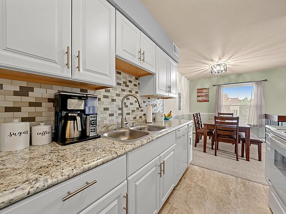 4th image of 453 Onyx Ct #64