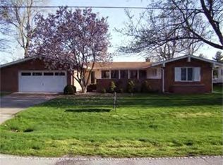 1856 Burning Tree Dr, Decatur, IL 62521