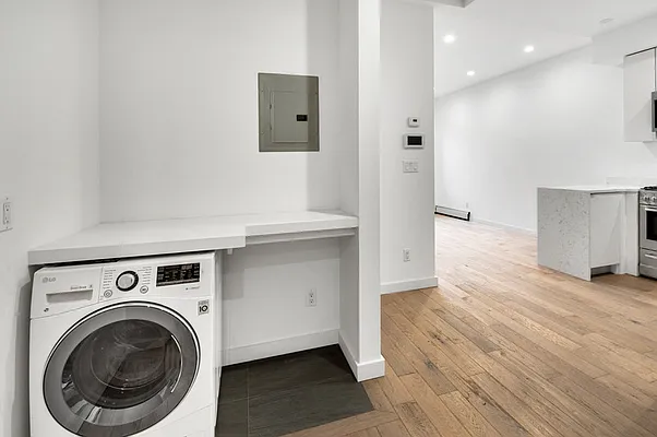 Rented by Cooper & Cooper Real Estate | media 8