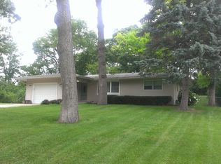 912 Amby Ln, McHenry, IL 60051
