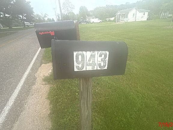 5th image of 943 Frenchtown Rd