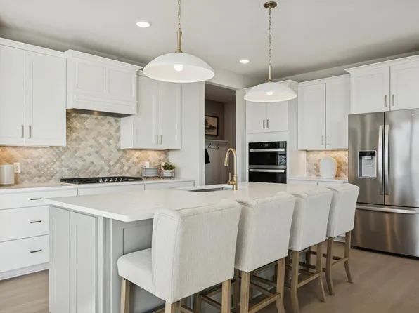 4609 Island Park Dr, Woodbury, MN 55129