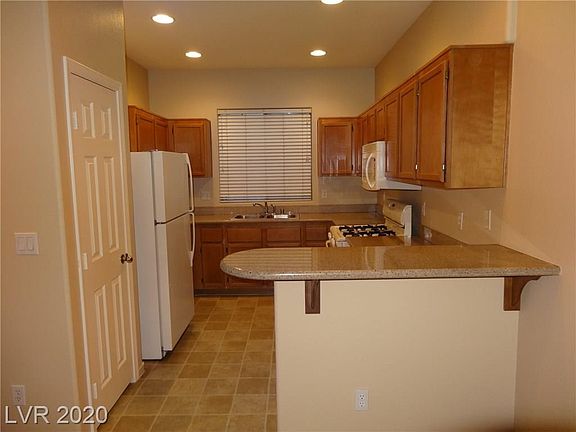 2nd image of 1874 Versante Ave #0