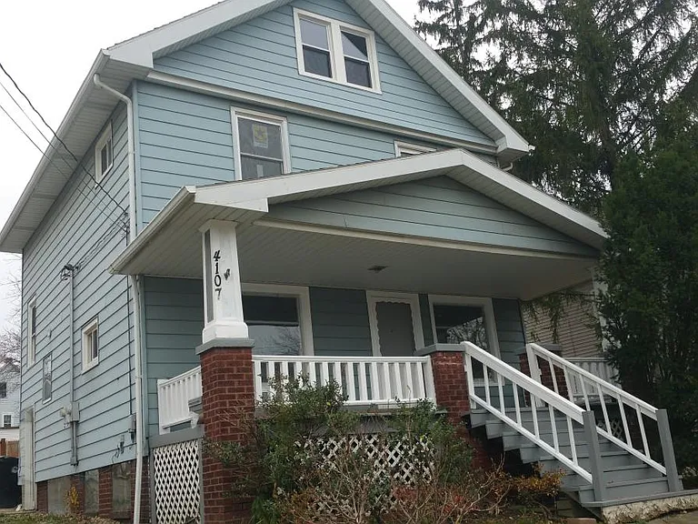 4107 Gifford Ave — Photo 1