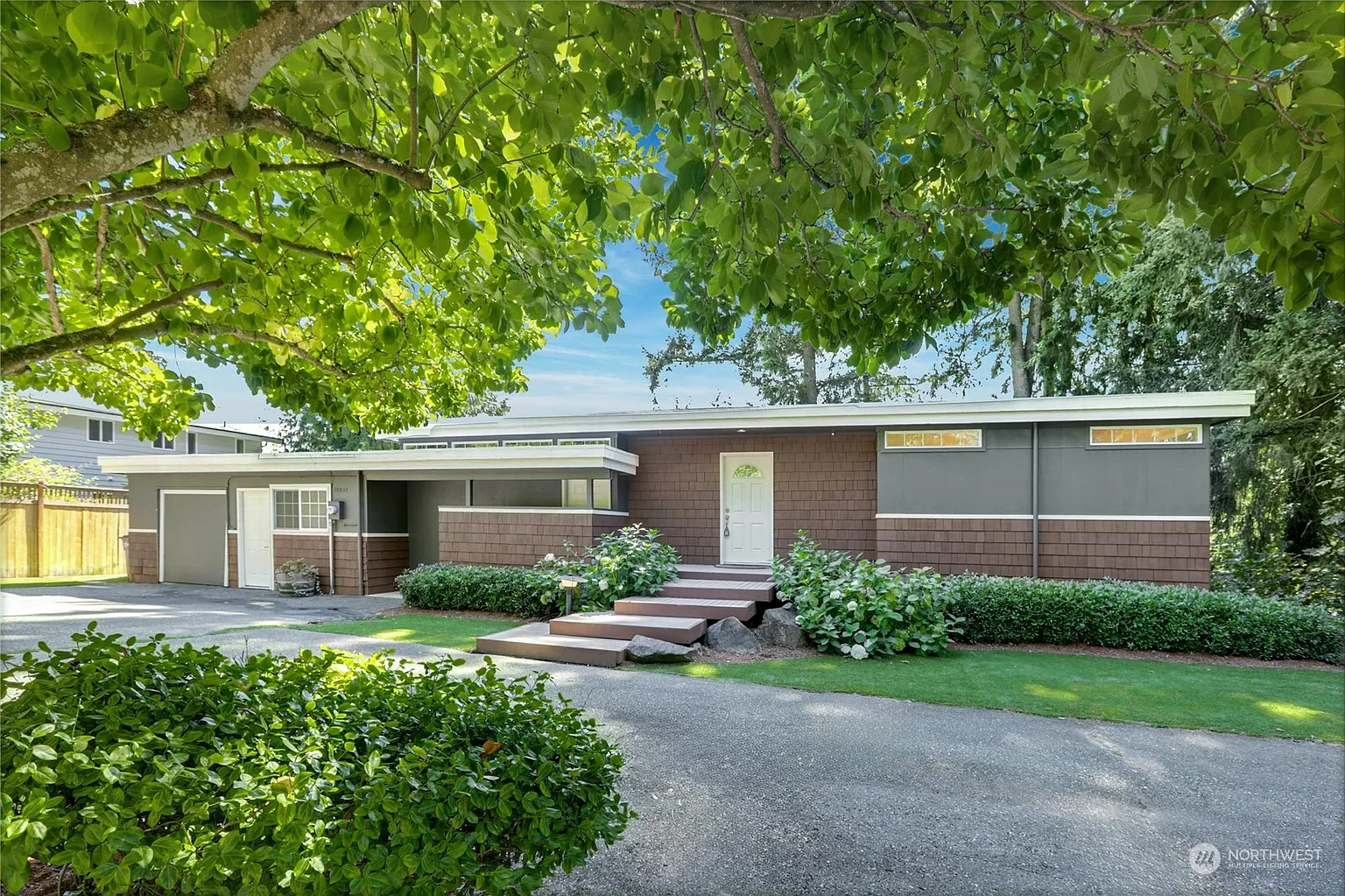 10827 Circle Drive photo 1