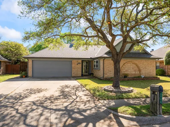 3736 Rolling Meadows Dr, Bedford, TX 76021