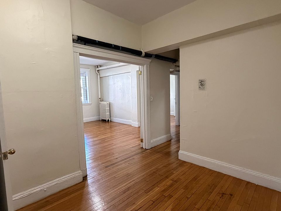 1st image of 117 Washington St #2