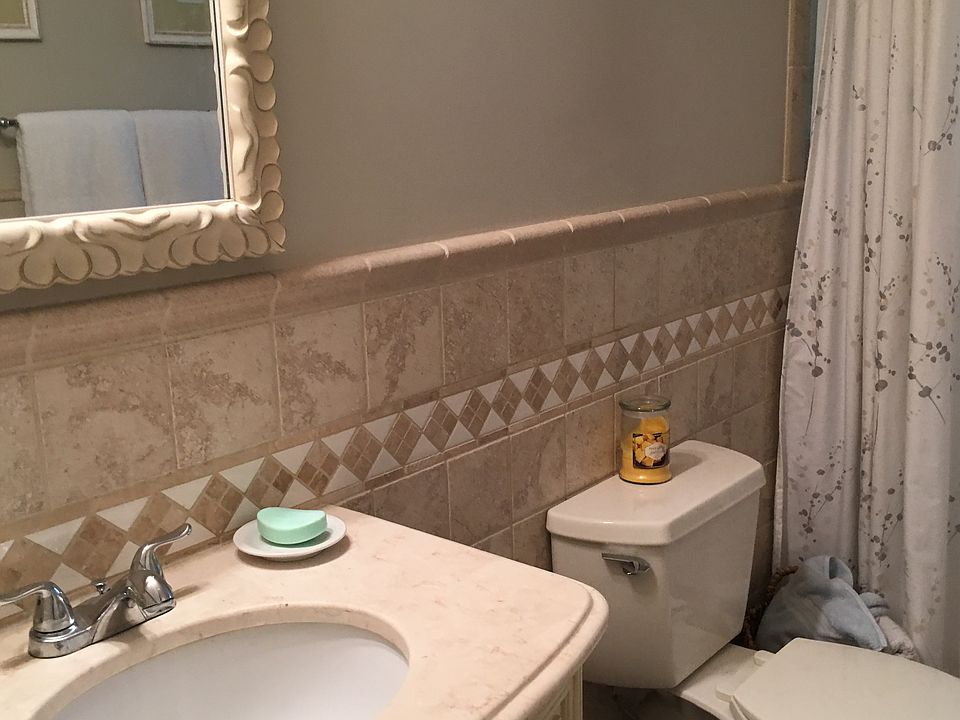 2nd image of 19 Woodbine Ln