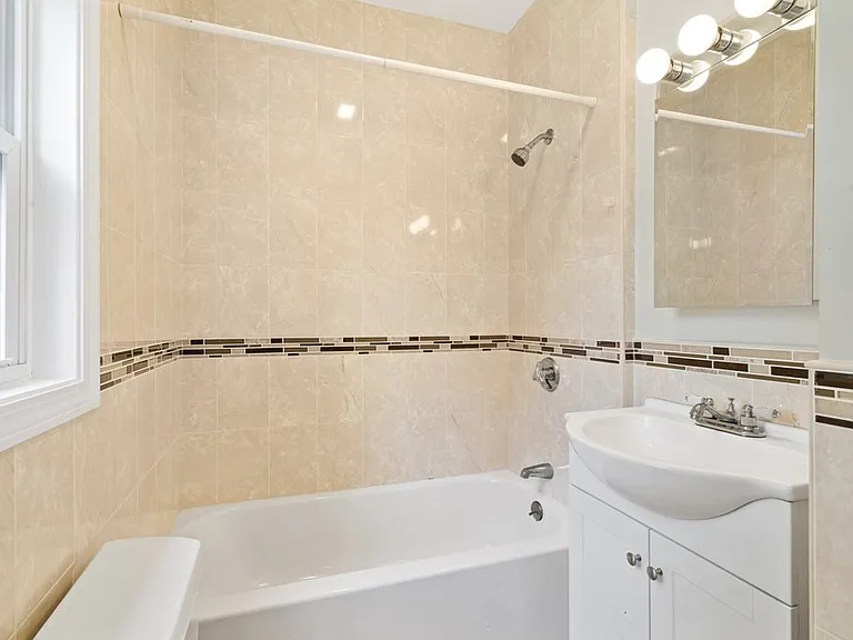 79 Derby St #1 — Photo 8