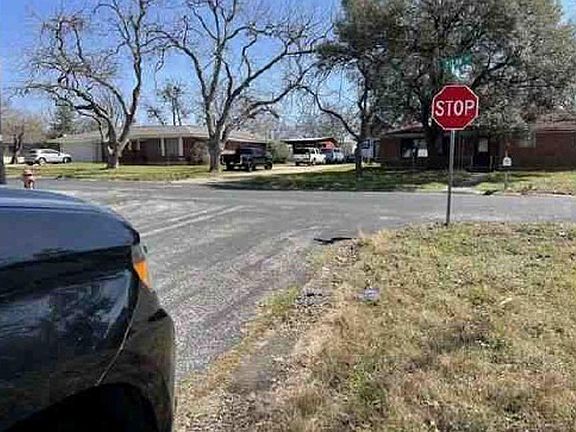 5th image of 100 Post Oak Ln