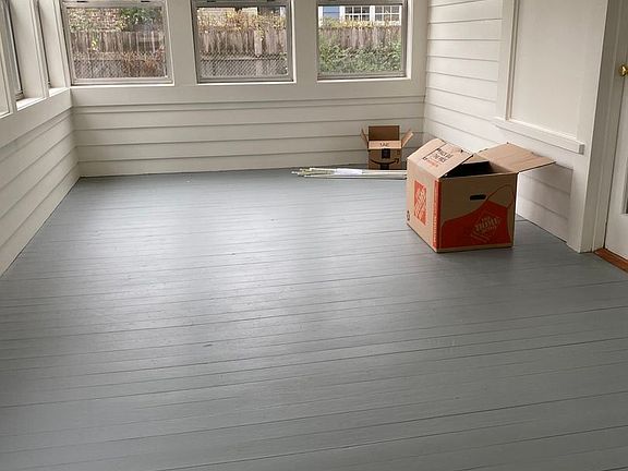 3rd image of 328 Gladstone Blvd
