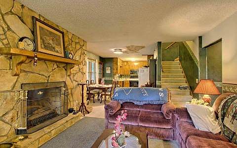 3rd image of 411 Azalia Dr