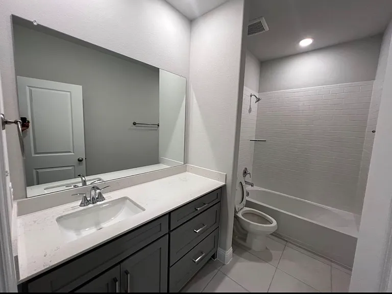 824 Santa Lucia Dr — Photo 4