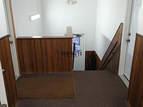 2nd image of 207 W Main St