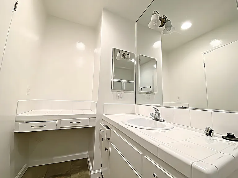 435 S Mariposa Ave — Photo 18