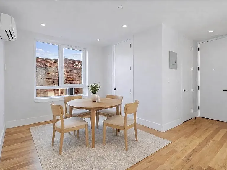 322 Graham Ave #2B — Photo 3