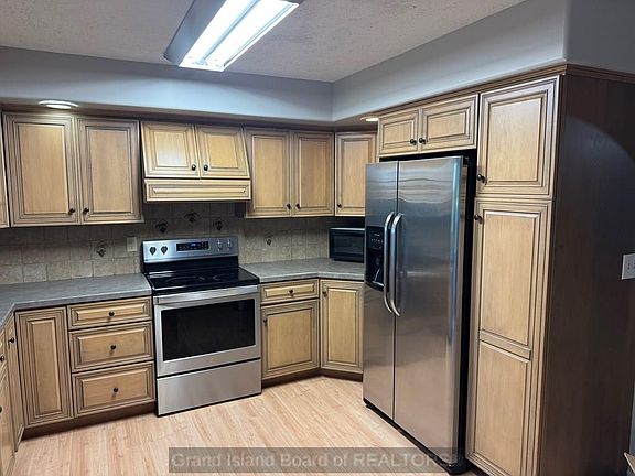 4th image of 4235 Calvin Dr