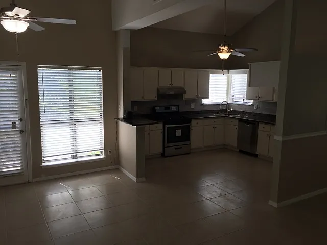 1605 Cezanne Cir — Photo 6