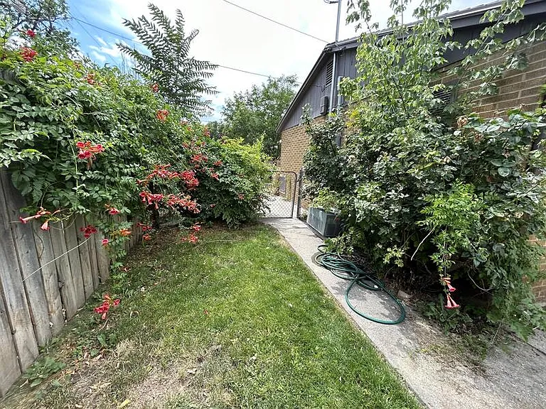 909 E Browning Ave #C — Photo 12