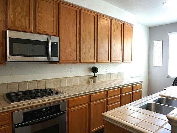 3rd image of 17106 Laurel Oak Ln