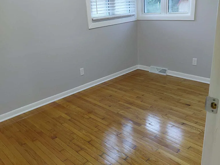 111 Randall Ave — Photo 17