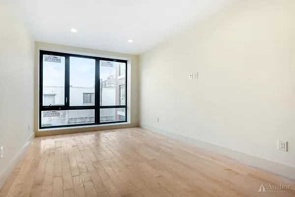 Rented by Anchor Associates | media 17