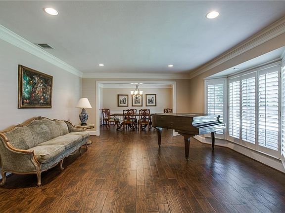 3rd image of 4656 Alta Vista Ln
