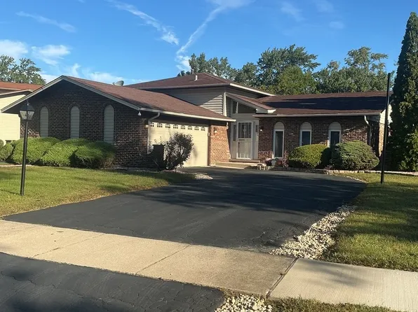 5304 Arquilla Dr, Richton Park, IL 60471