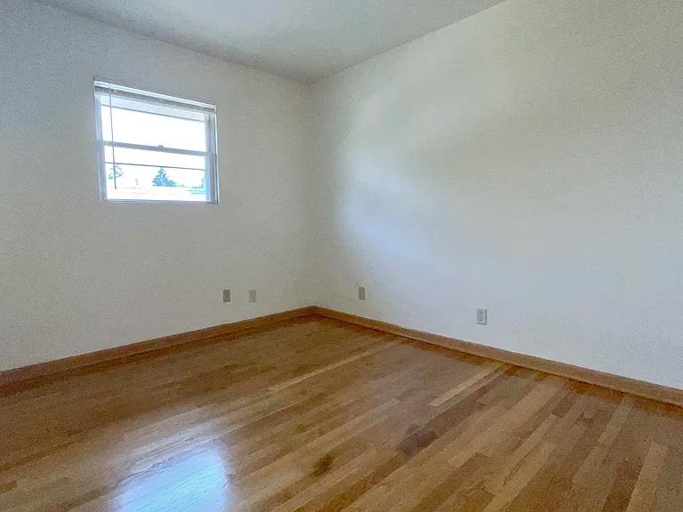 3952 S 43rd St — Photo 10