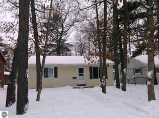 214 Cochlin St, Traverse City, MI