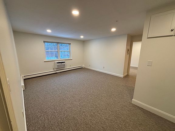 2nd image of 39 Kingstown Way APT 5