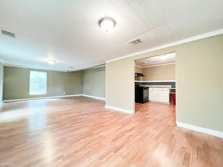636 N Wilcox St — Photo 5
