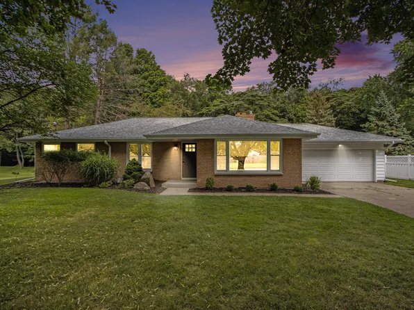 5129 Greenhill St, Portage, MI 49024